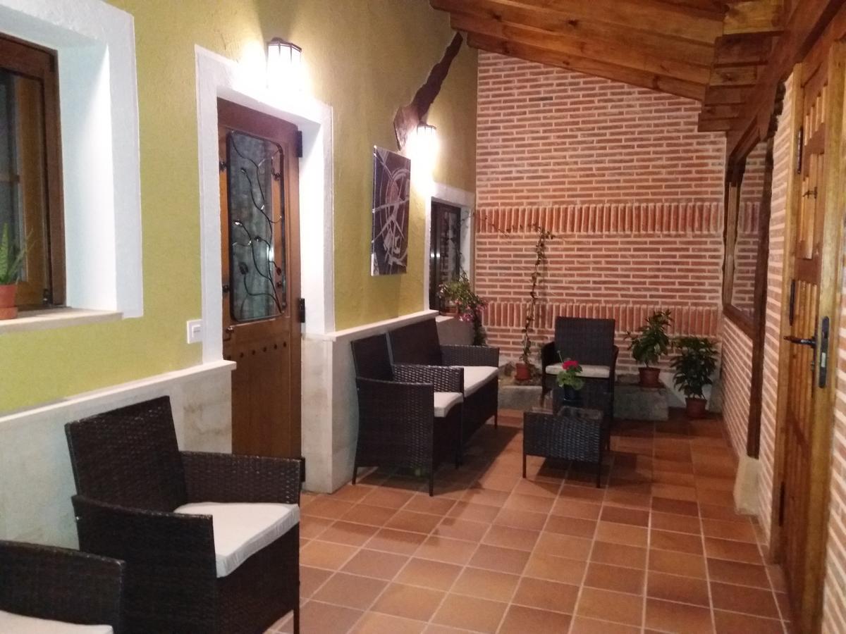 Hotel Rural El Yunque Santibanez de la Pena Eksteriør bilde